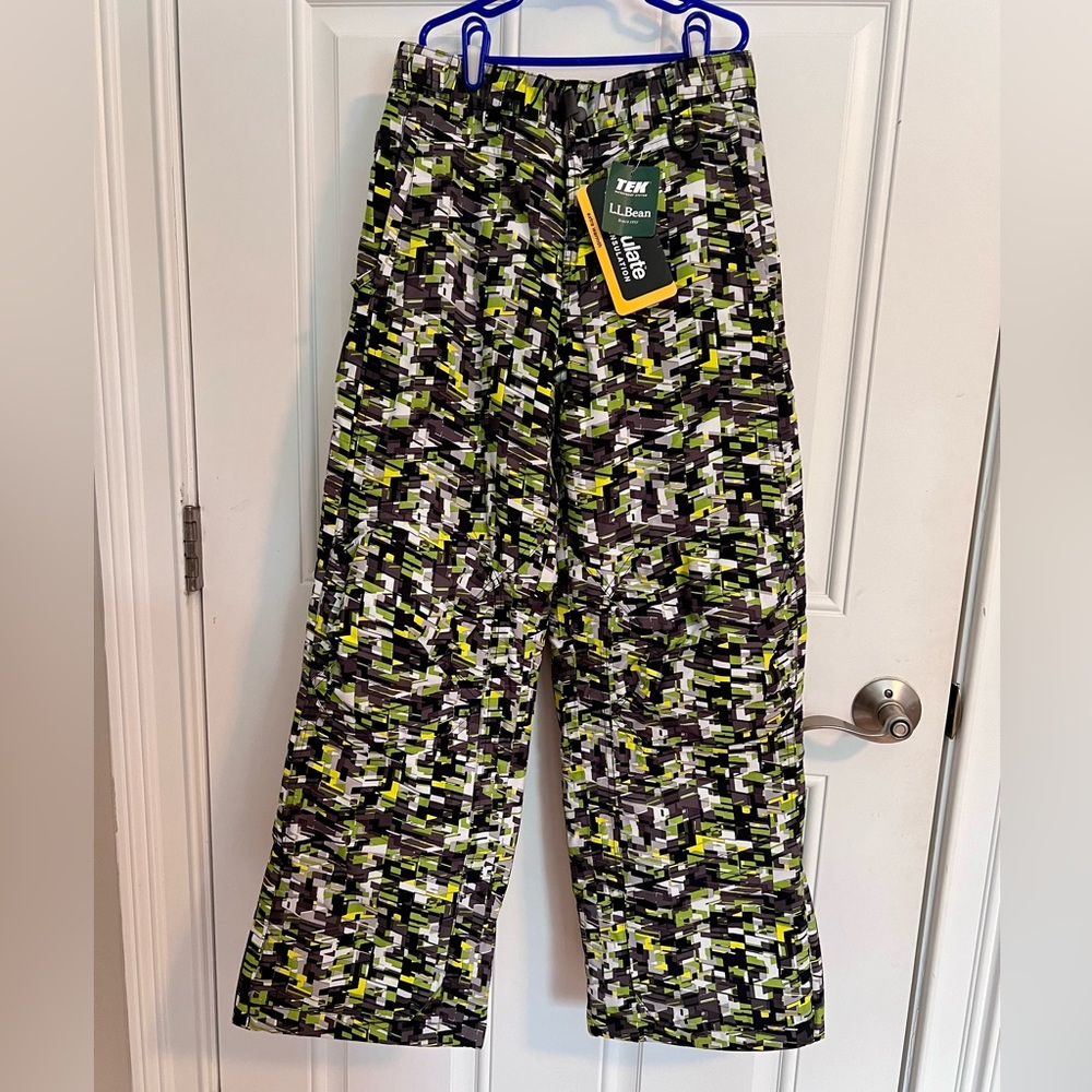 L.L. Bean Glacier Summit Winter Snowpants
Youth Size 12 NWT